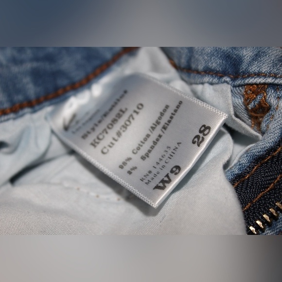 KanCan Denim Distressed Shorts Juniors Size 9 - Picture 4 of 4